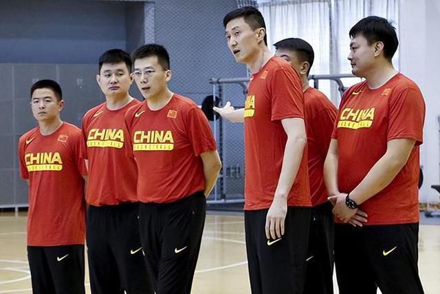 亚洲三级在线播放